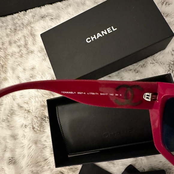 Red Chanel Cat Eye sunglasses - Picture 3 of 7